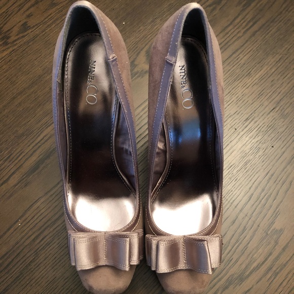 Nine & Co. Platform Pump - Picture 2 of 3